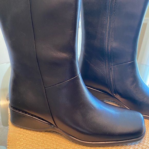 Rockport Leather Women’s Boots - Picture 8 of 15